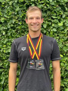 Mehr über den Artikel erfahren Schwimmerquartett mit starken Leistungen bei den Deutschen Meisterschaften der Masters